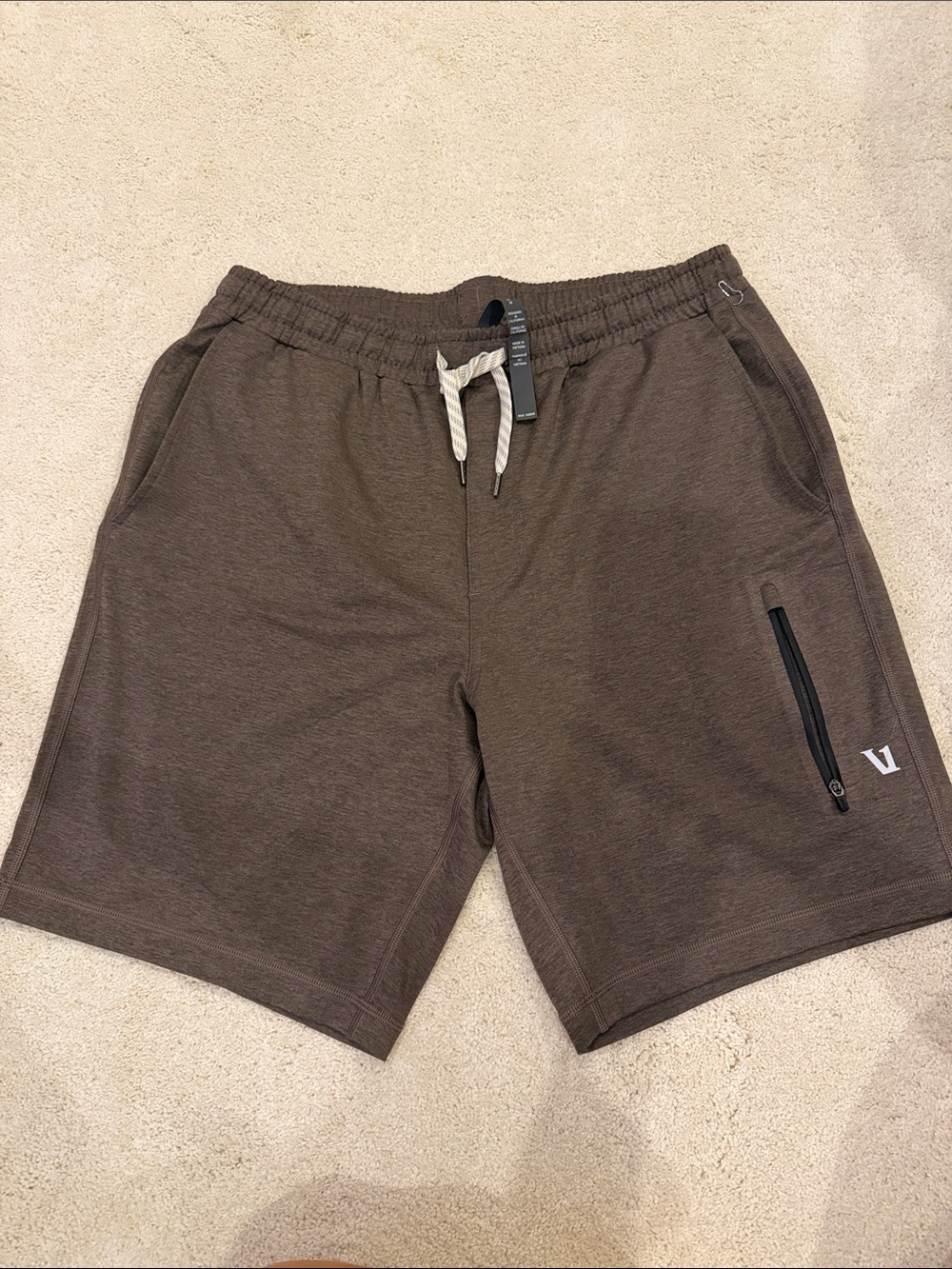 NWOT Vuori Men's Heathered Brown Performance Drawstring Shorts, Size Medium